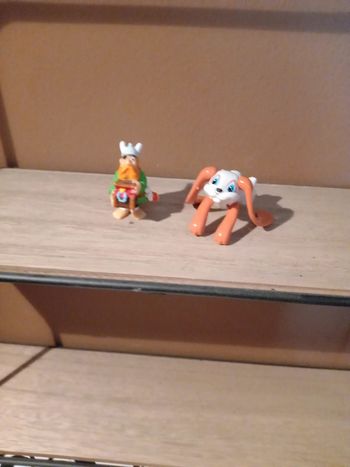 Lot de 2 figurines Kinder