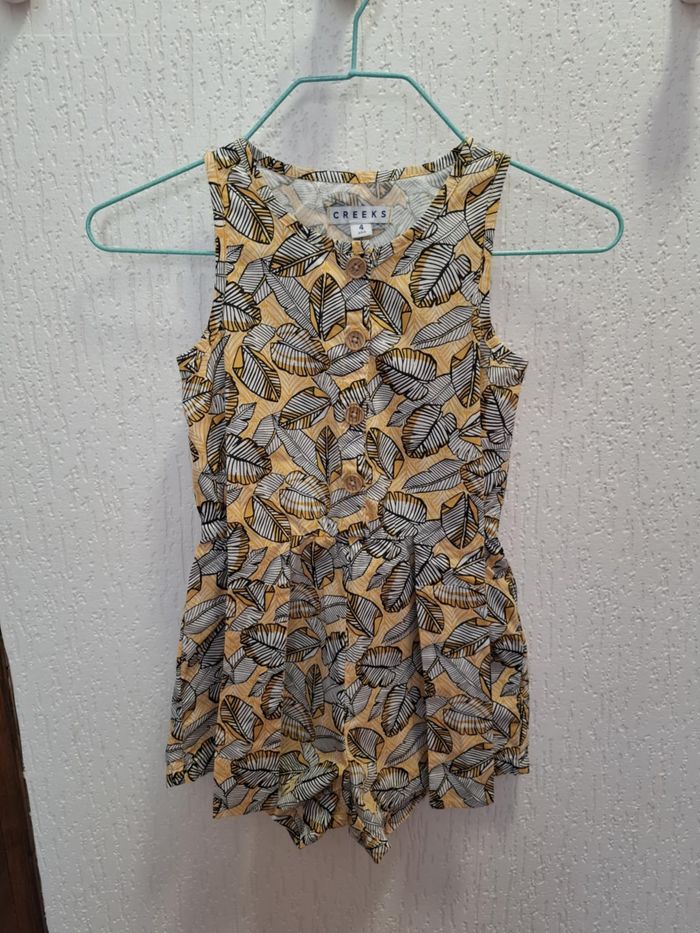 Joli combi-short fille Creeks 4 ans moutarde/noir/blanc excellent état - photo numéro 1
