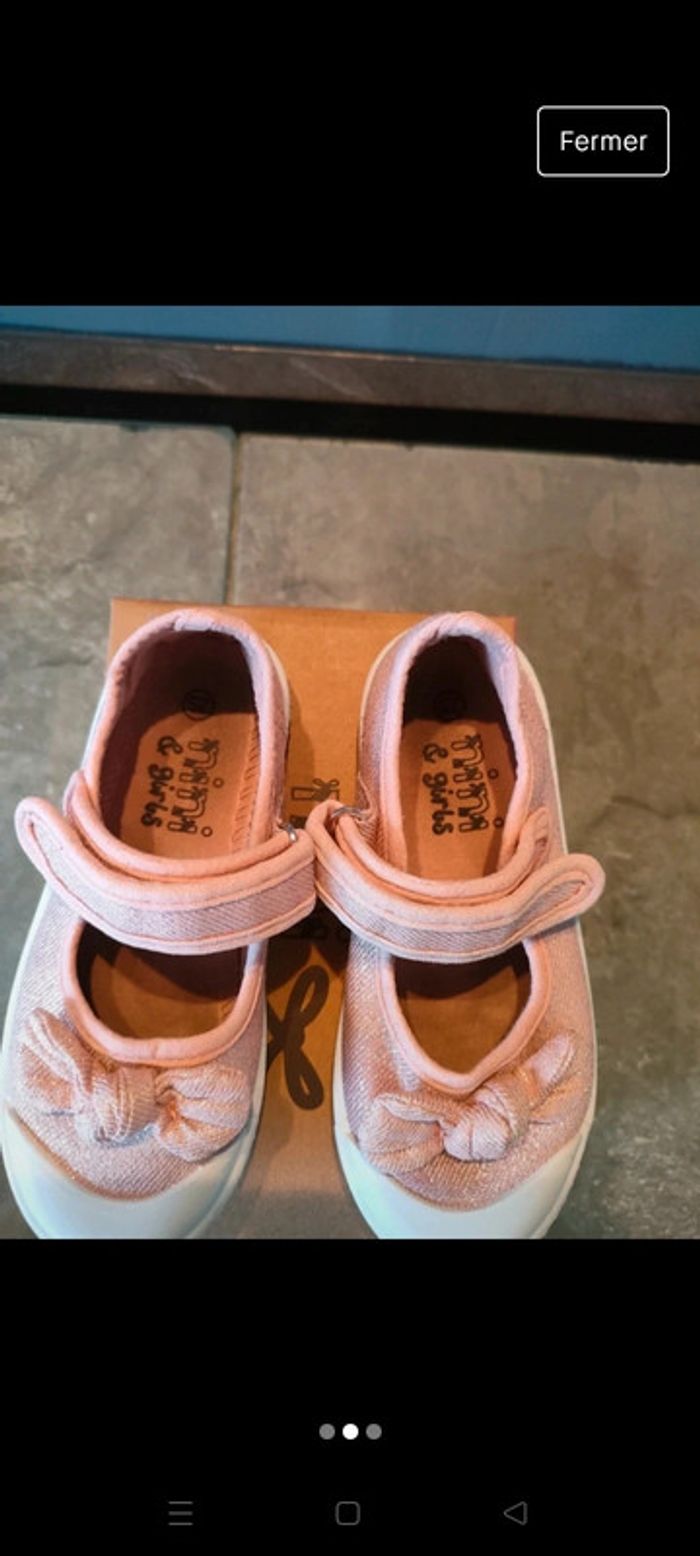 Chaussures T25 - photo numéro 2