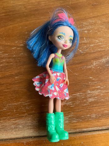 Poupée enchantimals