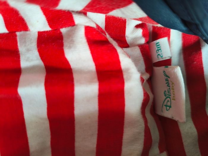 Veste doudoune sans manche à capuche Disney avec logo mickey Taille 23 mois - photo numéro 3