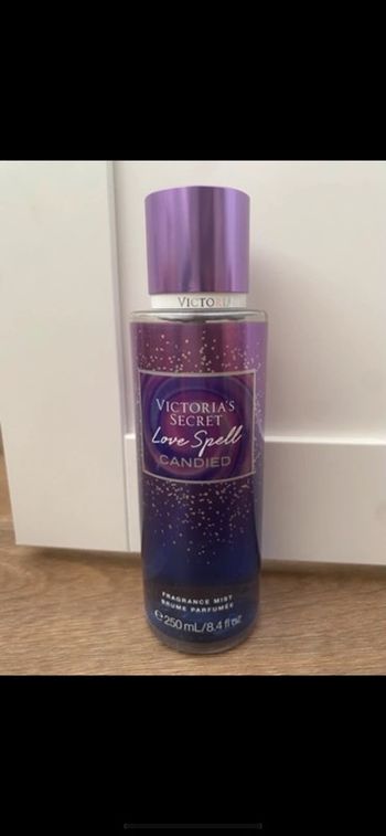 Brume parfumée victorias secret neuve et authentique  Prix non négociable