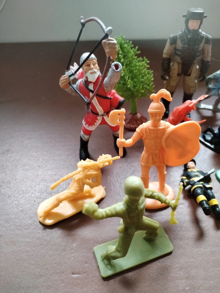 Lot figurines enfants - photo numéro 2