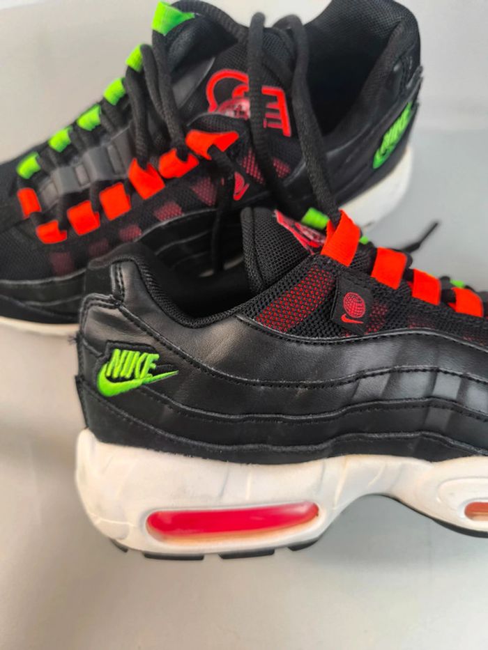 Baskets Nike air max 95 Worldwide black noir pointure 38.5 bon état - photo numéro 9