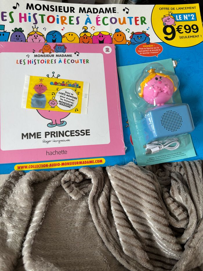 Figurine + livre + carte sd monsieur madame les histoires à Écouter Hachette