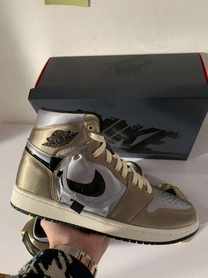 Jordan 1 Rétro High Og Utility Neutral 42,5 - photo numéro 2