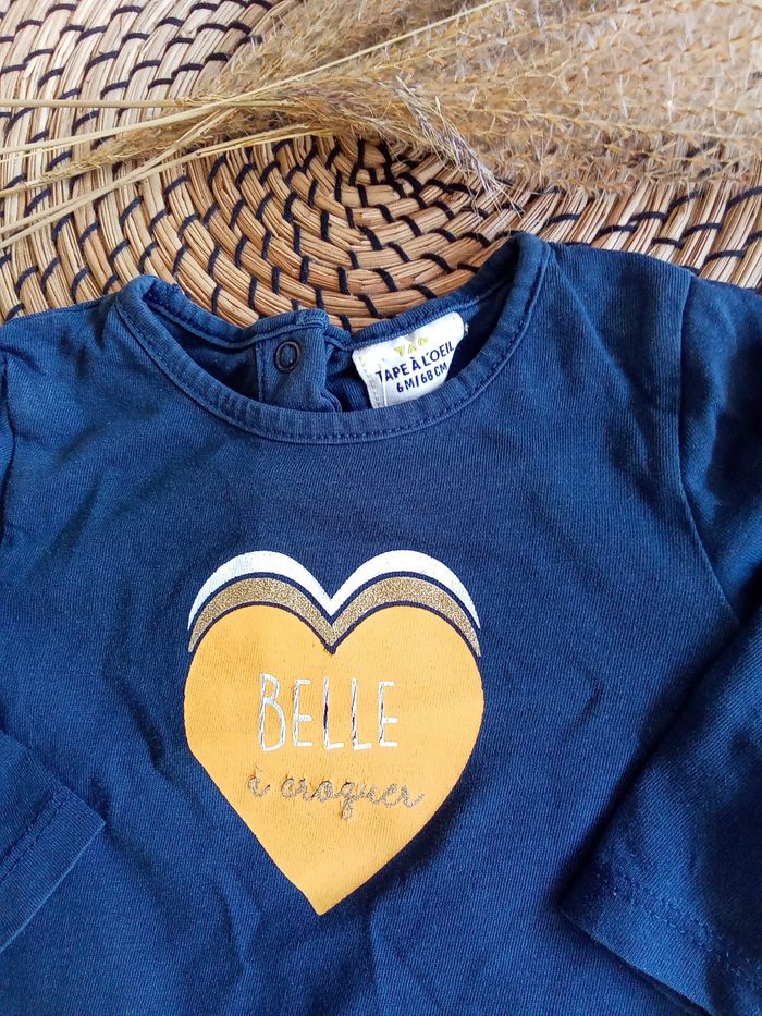 Gilet moutarde+ tee shirt marine imprimé TAO 6 mois - photo numéro 9