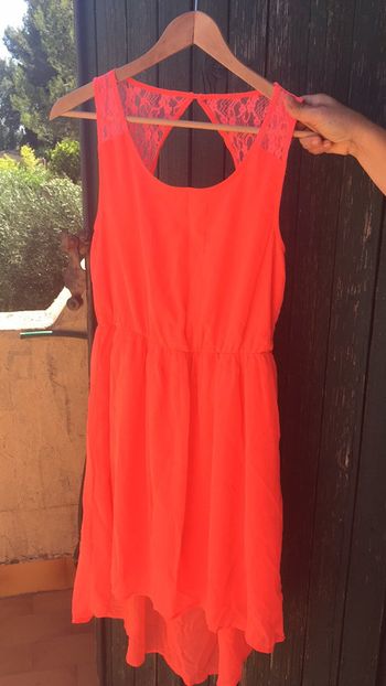 Magnifique robe rose fluo décolleté dos taille 38