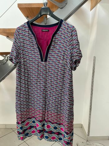Robe à motifs bleu et rose