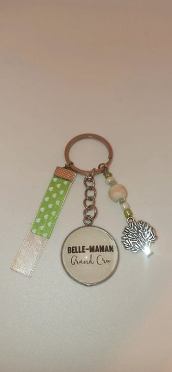 Cadeau belle mère, porte clé message bijoux de sac " belle maman grand cru"