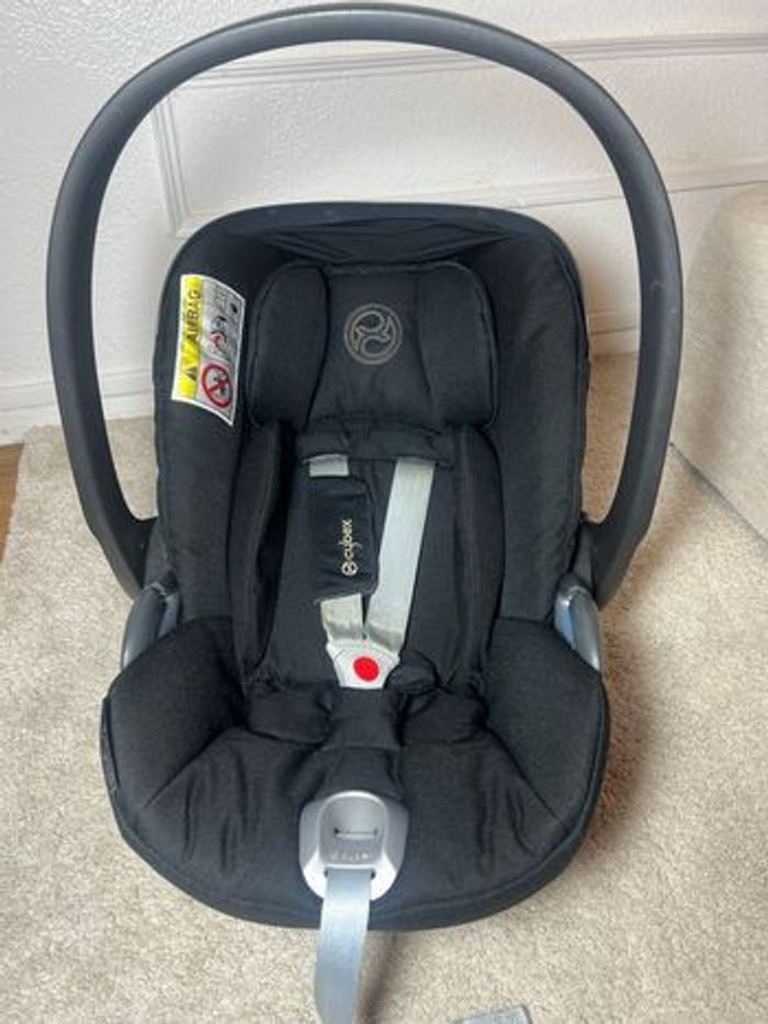 Cosy Cybex Cloud Z i-Size de la gamme Platinum avec sa base Isofix. - photo numéro 8