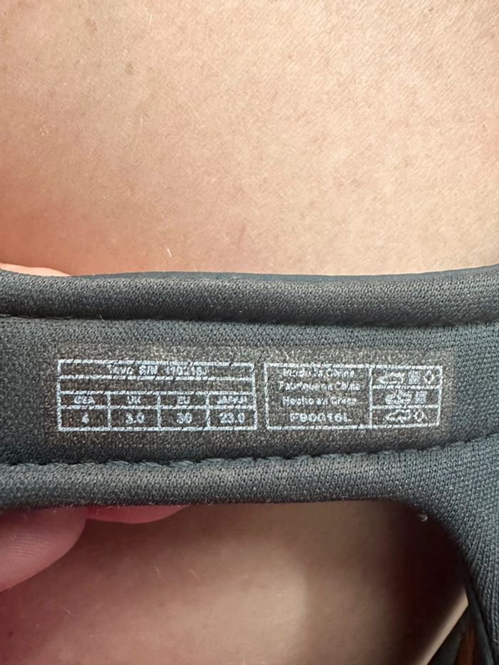 Teva sandalettes 30 - photo numéro 4