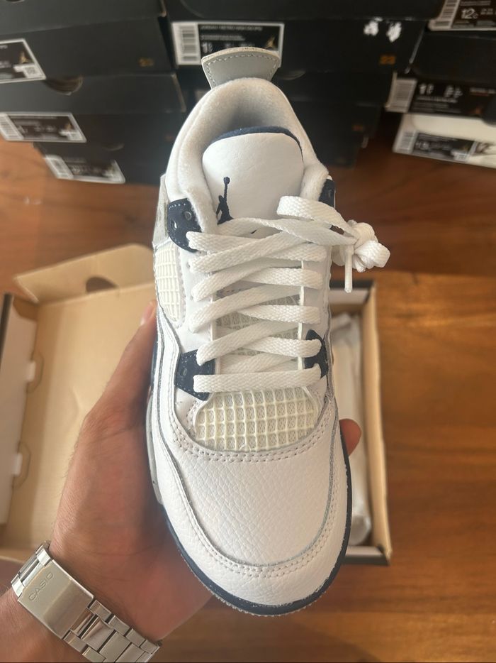 Jordan 4 taille 31.5 - photo numéro 2