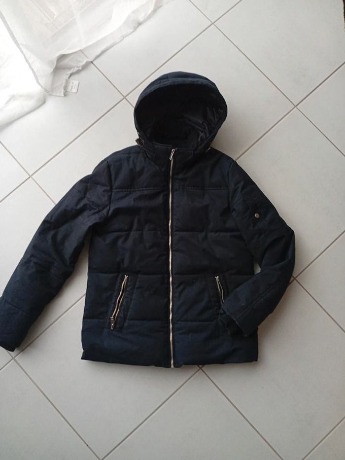 Manteau à capuche amovible. Taille M. Jules