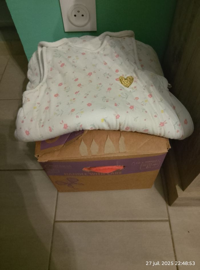 Vêtements fille 0 a 24 mois et gigoteuse - photo numéro 7