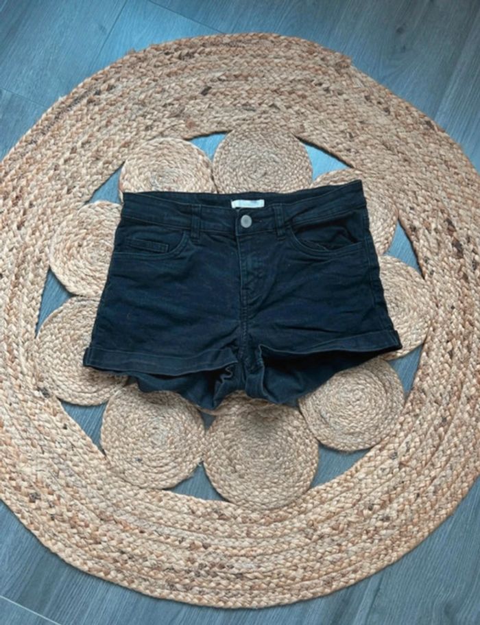 Short noir H&M taille 32