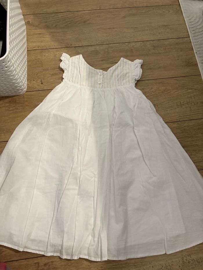 Robe blanche 8 ans - photo numéro 5