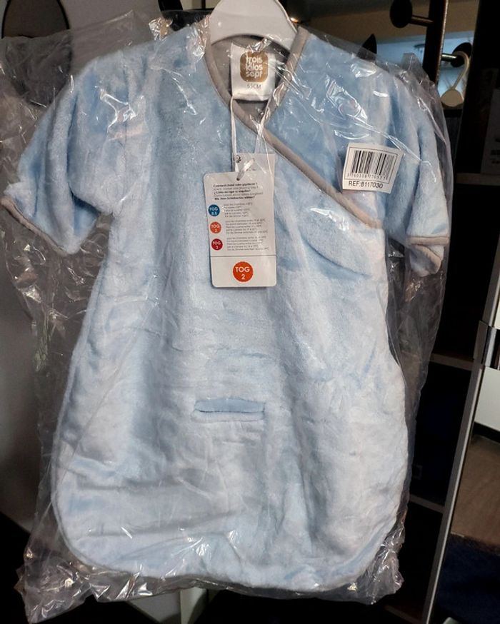 Magnifique gigoteuse polaire bleu clair layette taille 65 cm trois kilos sept