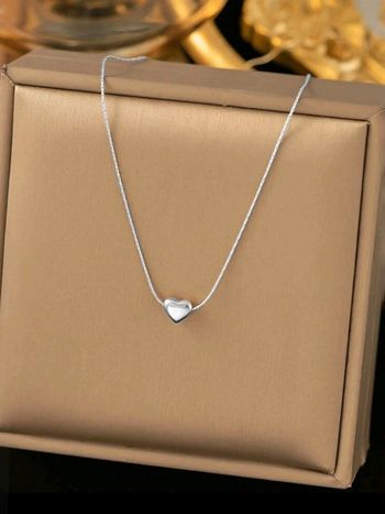 Collier ras de cou avec petit coeur