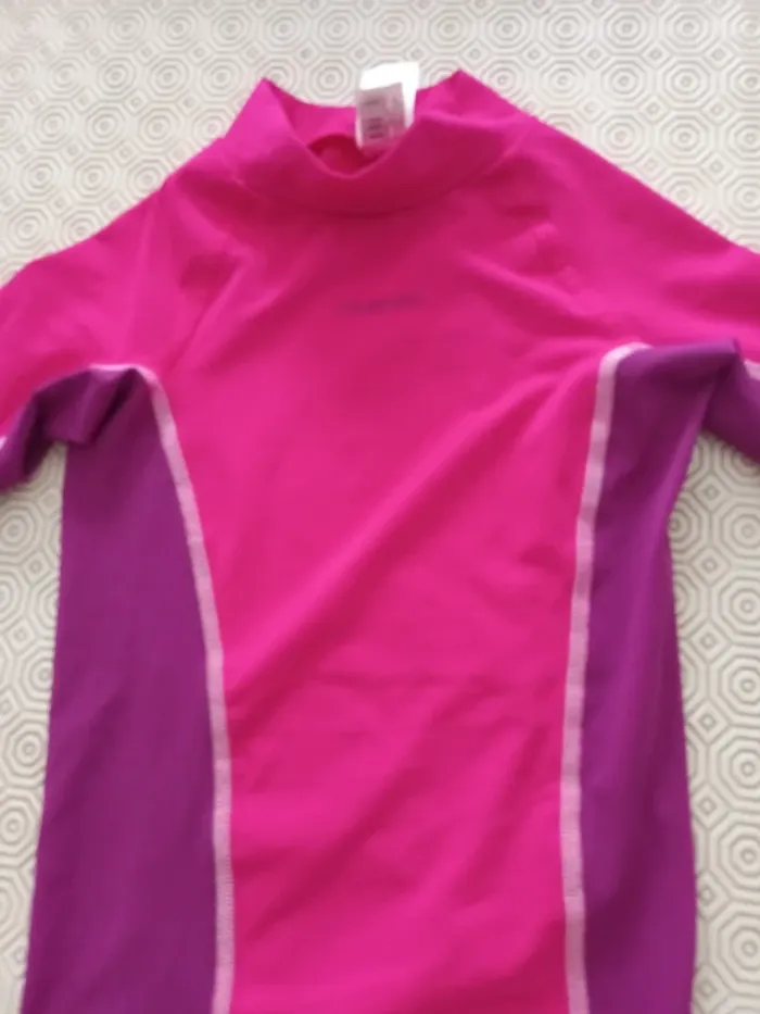 Tee-shirt decathlon anti uv Taille 6 ans - photo numéro 2