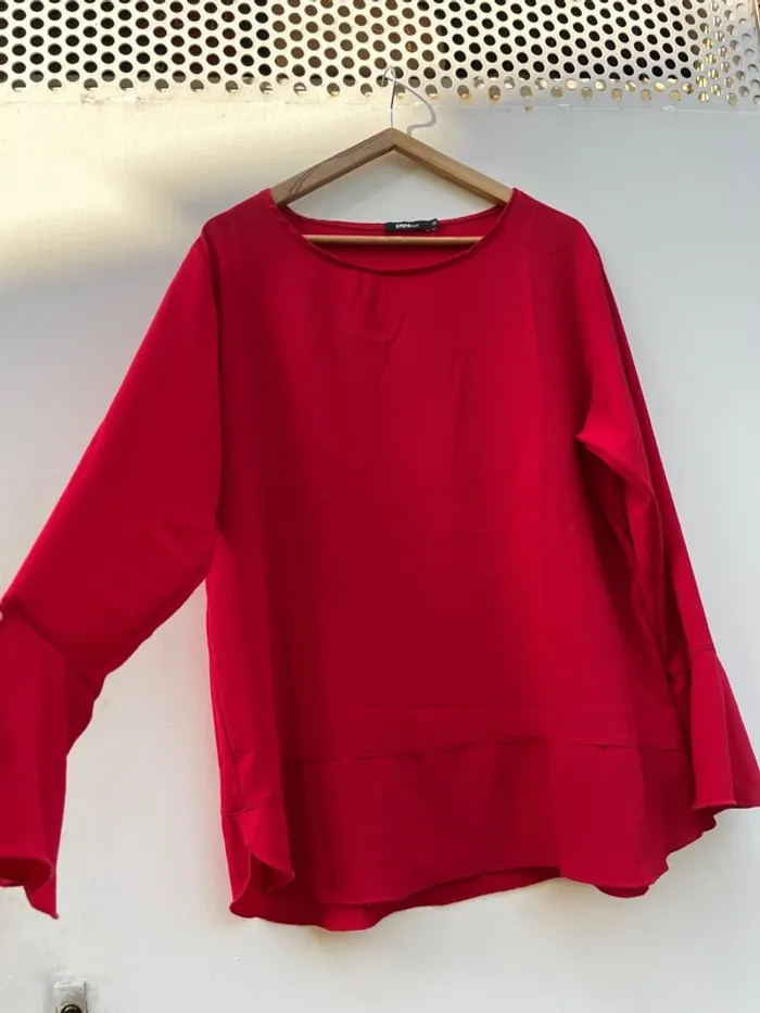 Blouse rouge - photo numéro 2