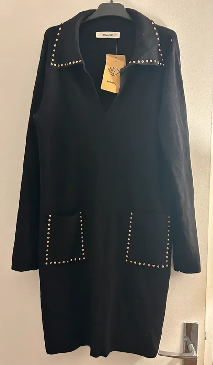 Robe noir clou Promod.