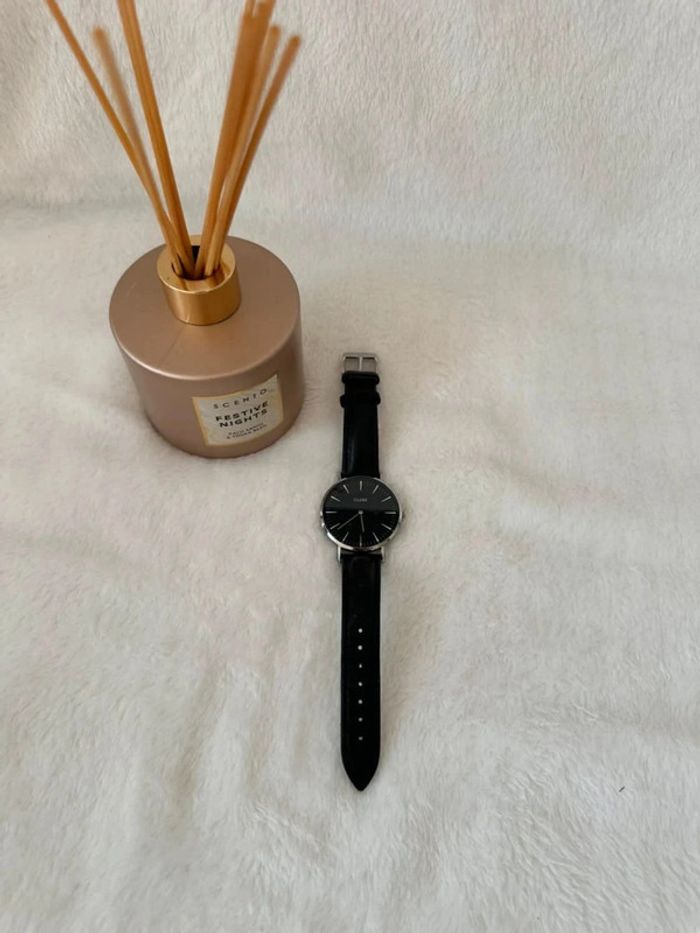 Montre Cluse en cuir noir pour femme