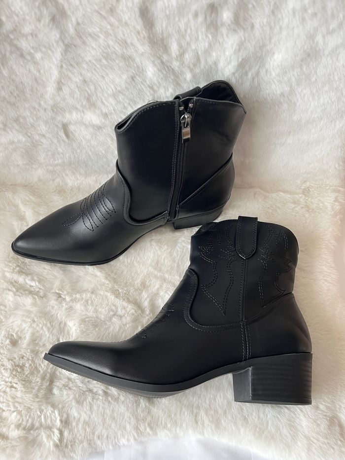 Bottines, boots, santiag noires pointure 41, talons 5 cm, dans sa boîte - photo numéro 5