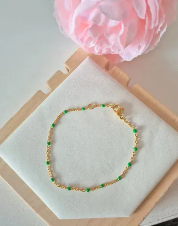 1 bracelet dorée en acier inoxydable perles vertes style gigi C