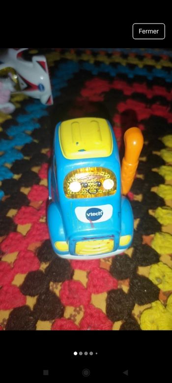Maxence le camion a essence VTech j1