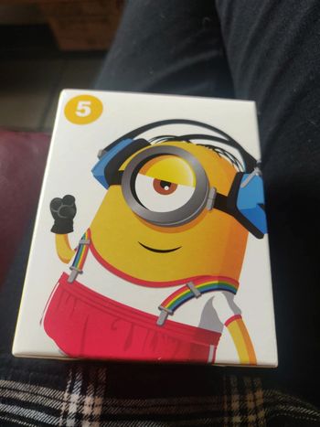Figurine numéro 5  bus minions 2