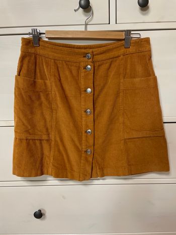 Jupe courte en velours côtelé 