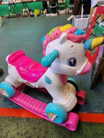 Licorne a bascule et roulante