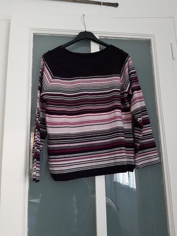 Pull tons violets à rayures