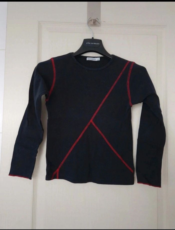 Haut a manche longue noir et rouge fille okaïdi 10 ans
