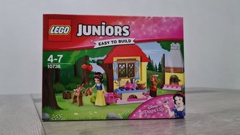 LEGO JUNIORS 10738 - Le Chalet de Blanche-Neige - Neuf jamais ouvert.