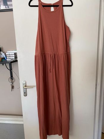 Robe Kiabi jamais porter mais petit défaut