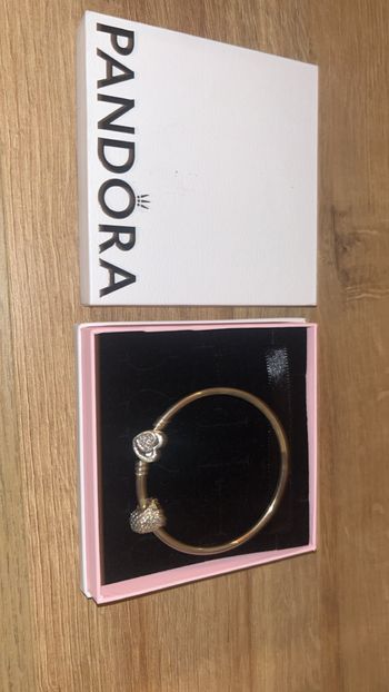 Pandora neuf