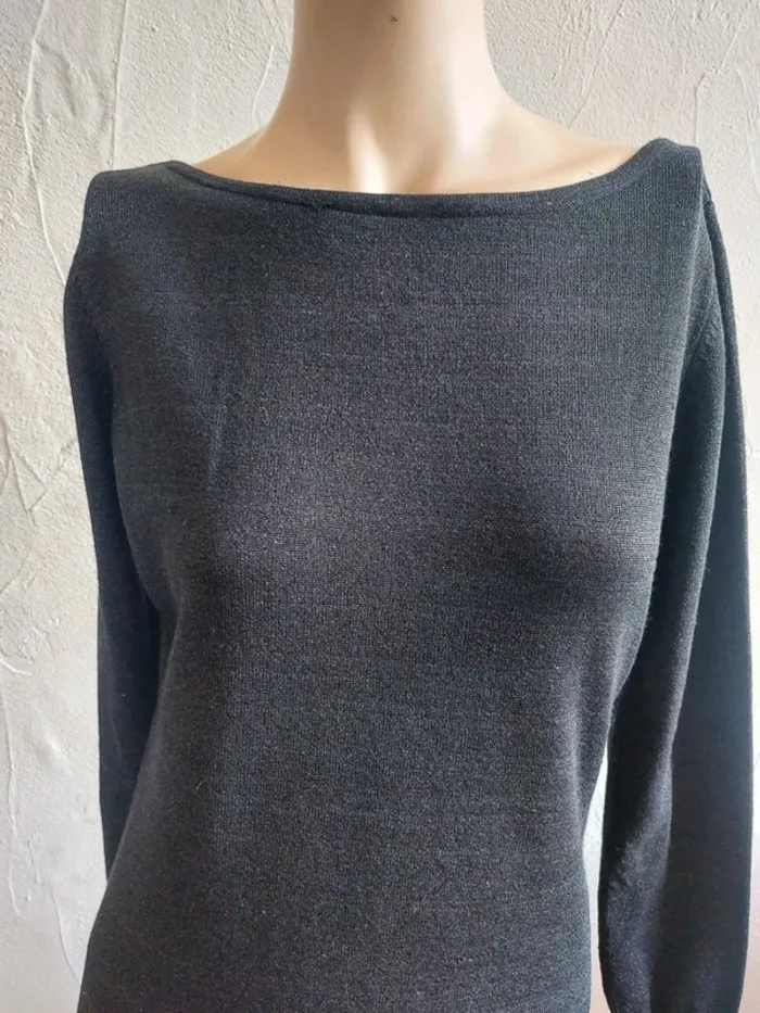 Pull noir à strass - photo numéro 2