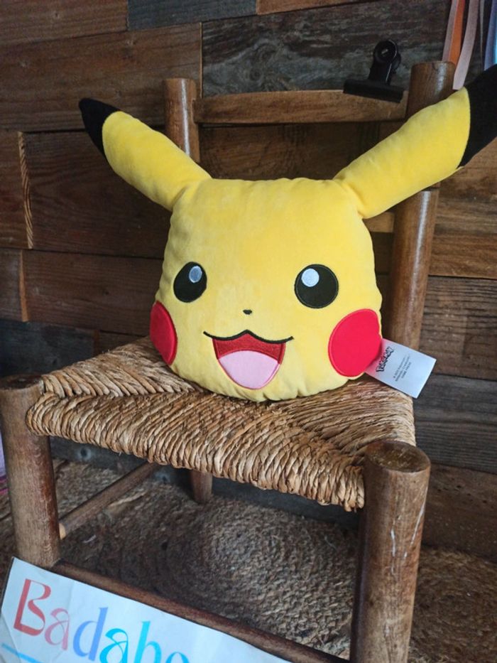 Peluche coussin pokemon Pikachu tbe - photo numéro 2