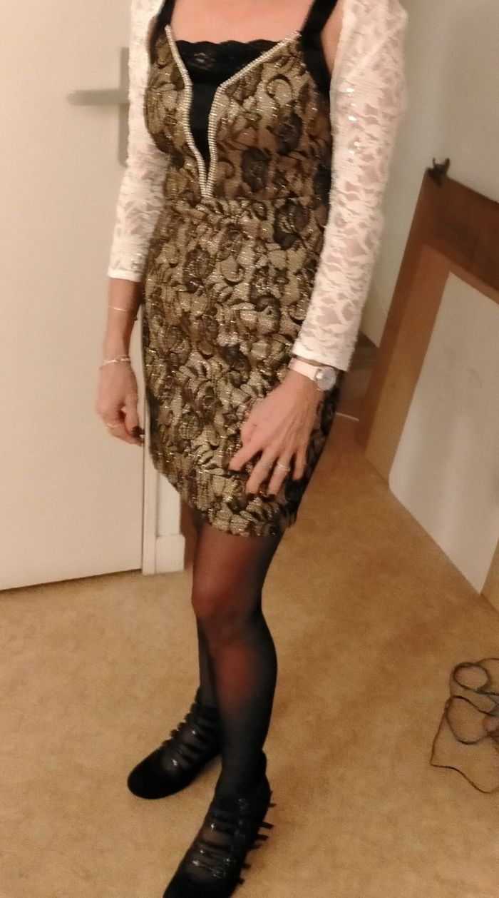 👗1 robe pour les fêtes