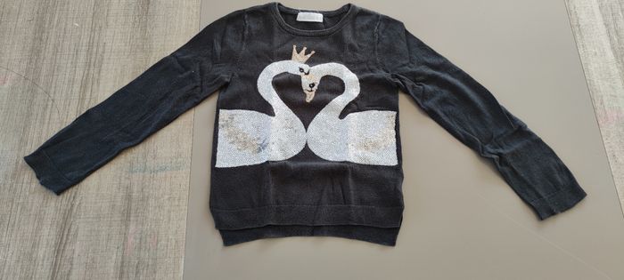 Adorable Pull H&M Fille - Noir Cygnes Paillettes - 5/6 ans - Bon État - photo numéro 2