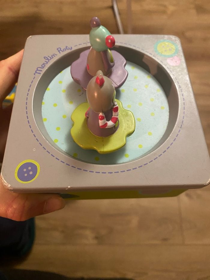 Boîte à musique Moulin Rory avec figurines - photo numéro 2