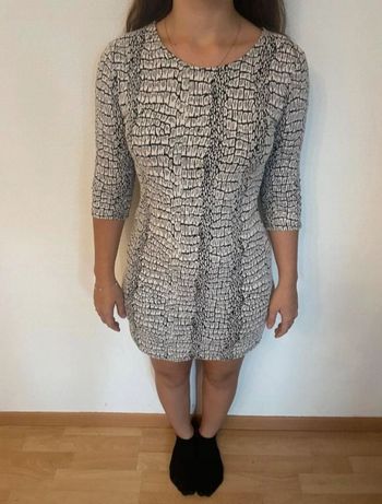 Robe motif serpent