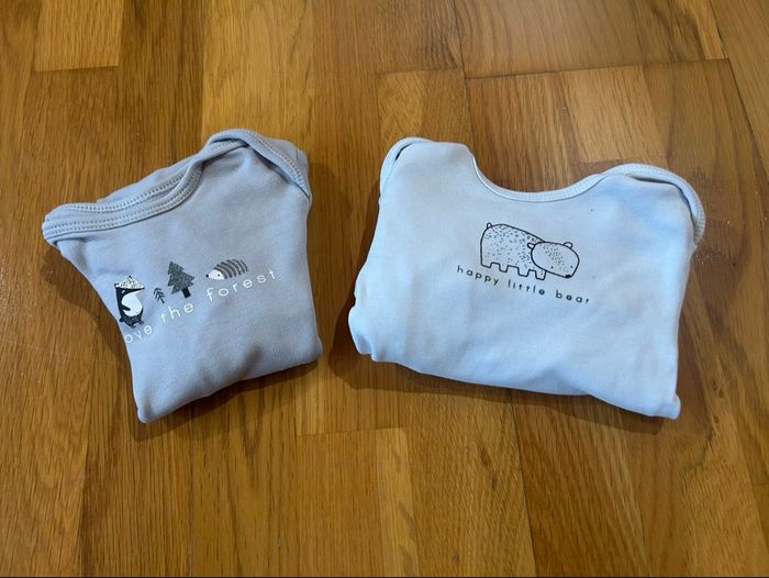 Lot de 2 bodies 9-12 mois 80 cm - photo numéro 3