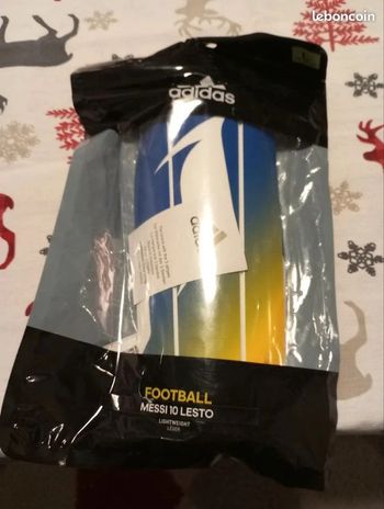 Protège tibias neufs Adidas Messi 10 lesto