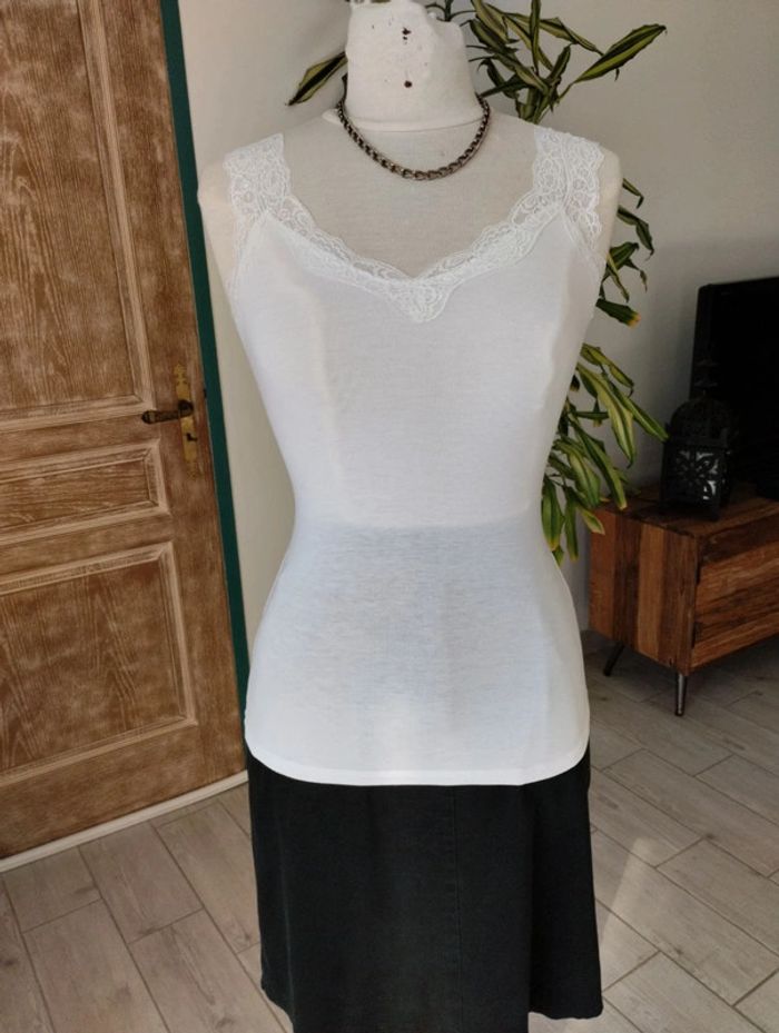 Débardeur blanc - photo numéro 3