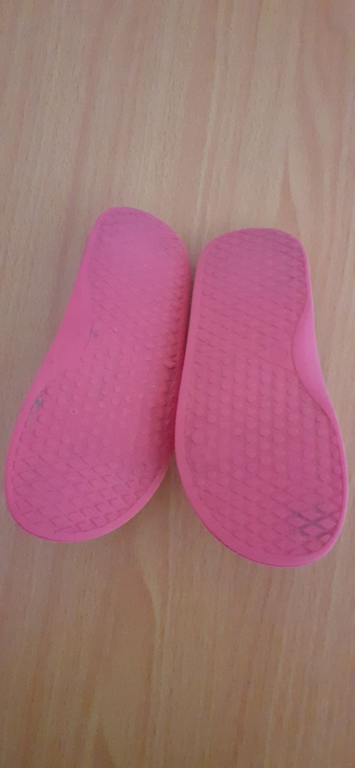 Claquettes fille pointure 27-28 - photo numéro 2