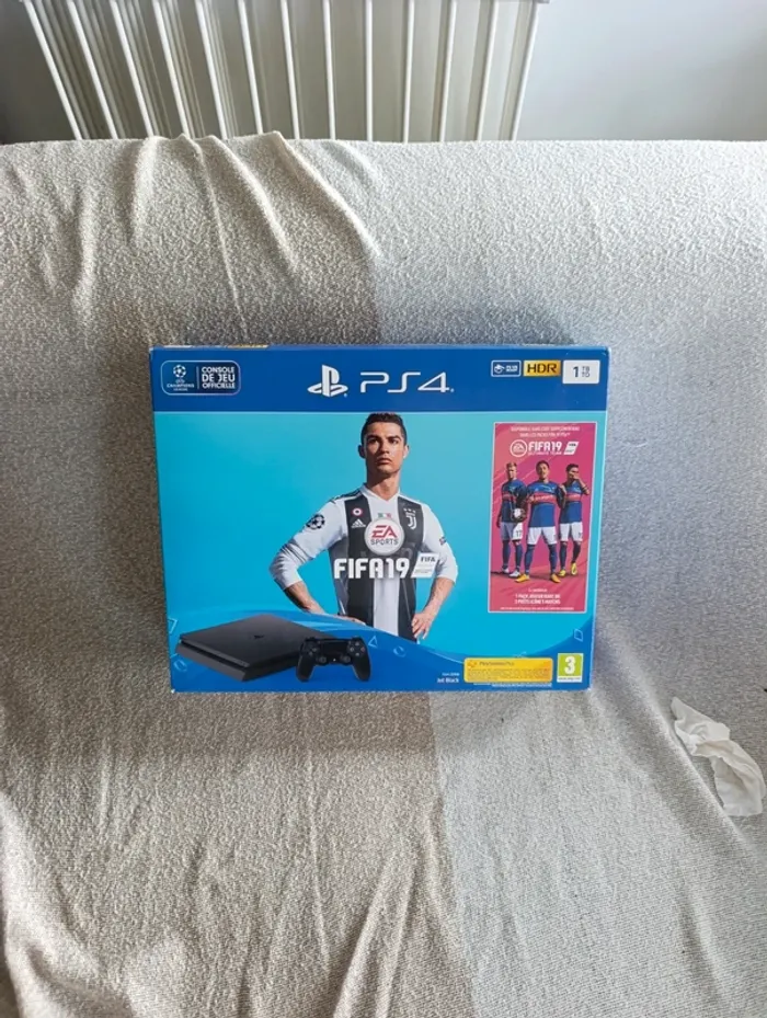 PS4 slim édition FIFA 19