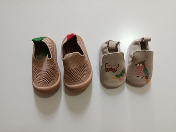 Petites chaussures kickers plus chaussons naissance offerts